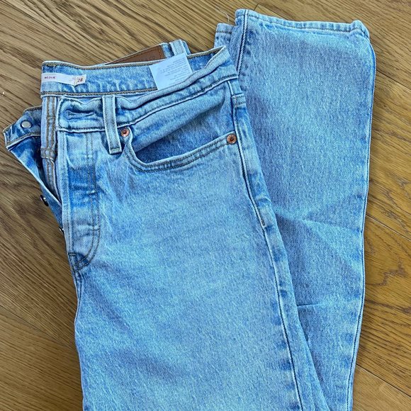 Levi's Wedgie Icon Fit High Waist Jeans - Picture 9 of 10